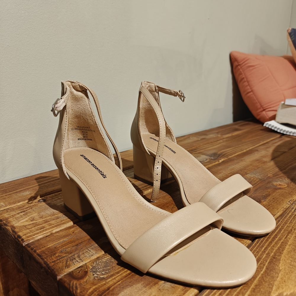 Amazon Essentials Tan Block Heel Sandals